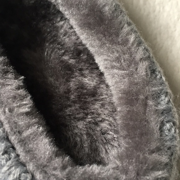 Gray soft slippers - Picture 3 of 3